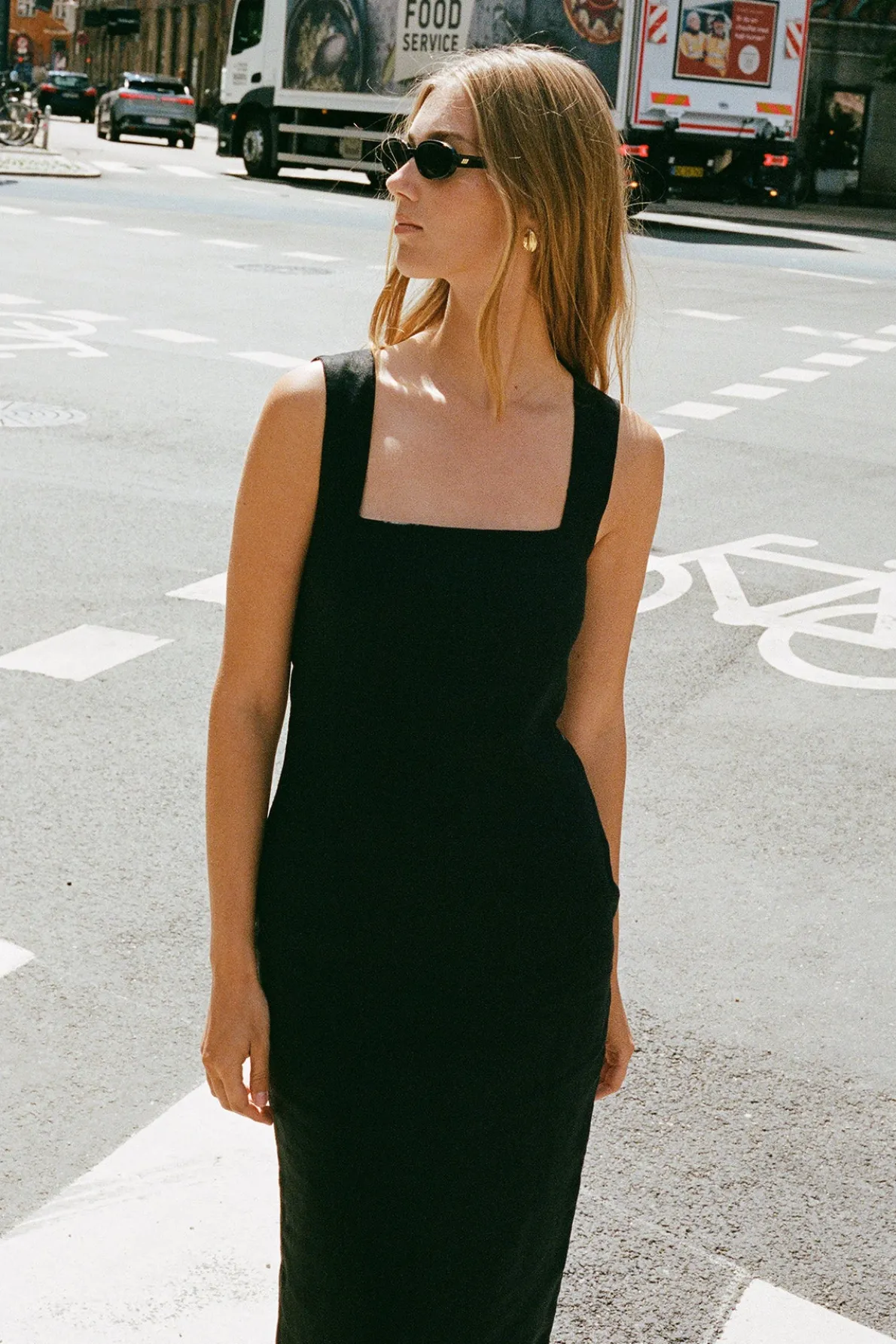 ALICE MIDI DRESS - BLACK