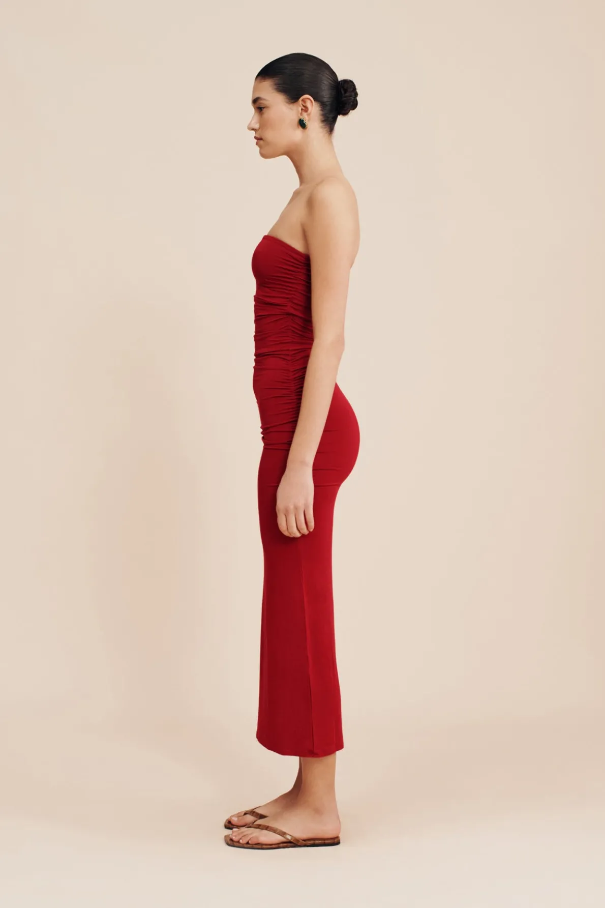 ISABELA STRAPLESS DRESS - CRIMSON
